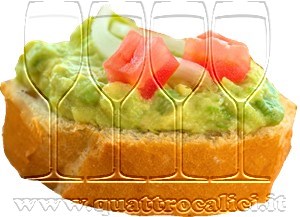 Canapè di avocado e pomodori