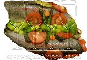 Pirofila di trota salmonata con verdura