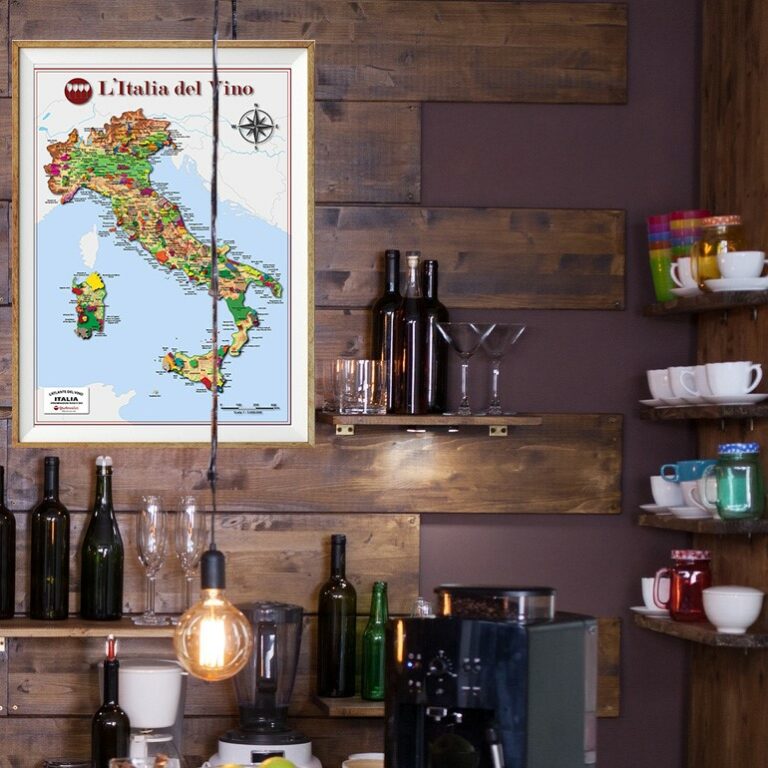 Un poster con la mappa dettagliata delle denominazioni DOCG e DOC del vino italiano.